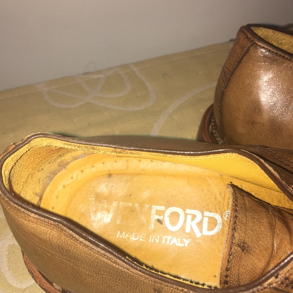 Shoes - Picture 4 of 5